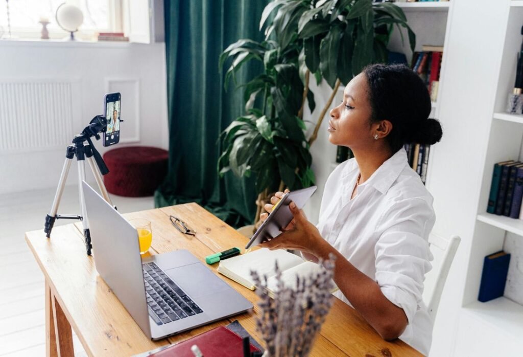 6 Passos para Criar uma Comunidade em Torno da Sua Arte e Conectar Pessoas de Verdade