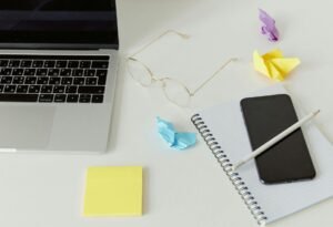 Disciplina Criativa Como a Autossabotagem e a Falta de Rotina Estão Bloqueando Sua Arte (e Como Superar)